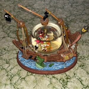 I am selling Christmas Globes is “The Pirate of the Caribbean “
